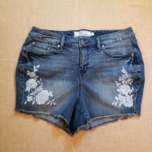 Torrid Blue Jean Denim Embroidered Flowers Womens Shorts Size 14